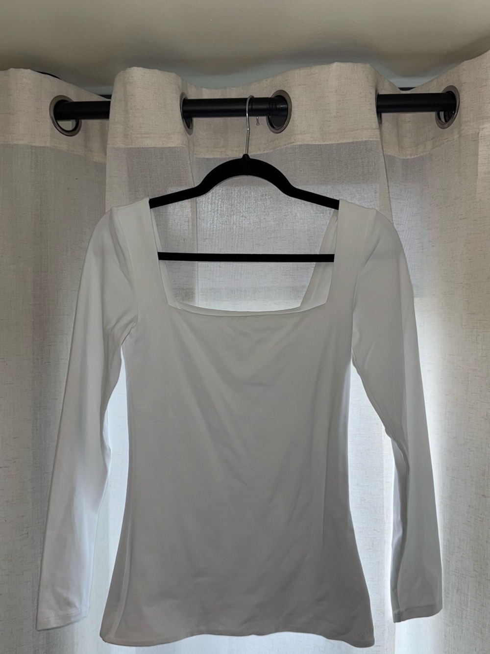 Aritzia long sleeve contour top